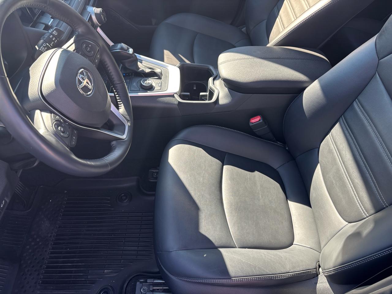 Toyota RAV4 Hybrid XLE Premium AWD (Natl) 2022