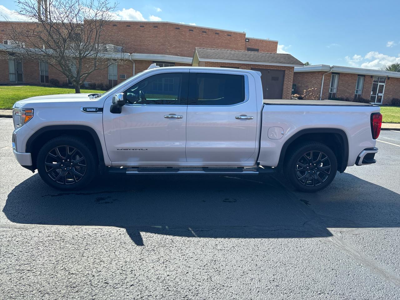 GMC Sierra 1500 4WD Crew Cab 147" Denali 2020