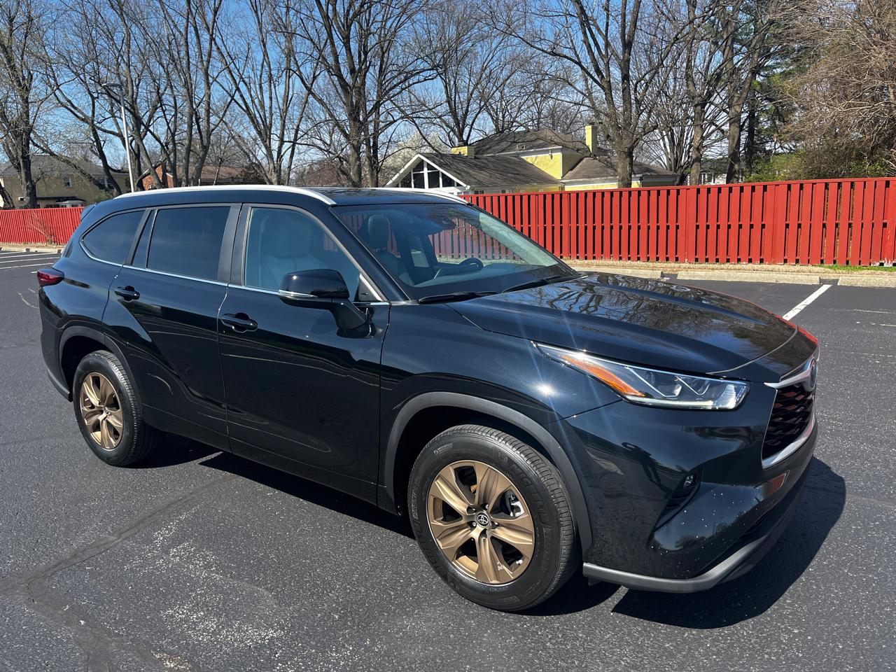 2023 Toyota Highlander Hybrid Bronze Edition FWD (Natl)