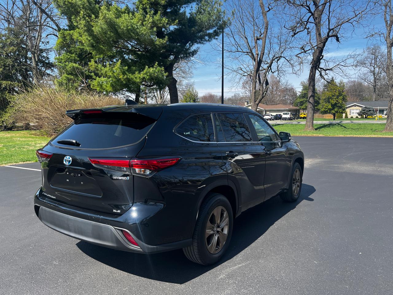 Toyota Highlander Hybrid Bronze Edition FWD (Natl) 2023