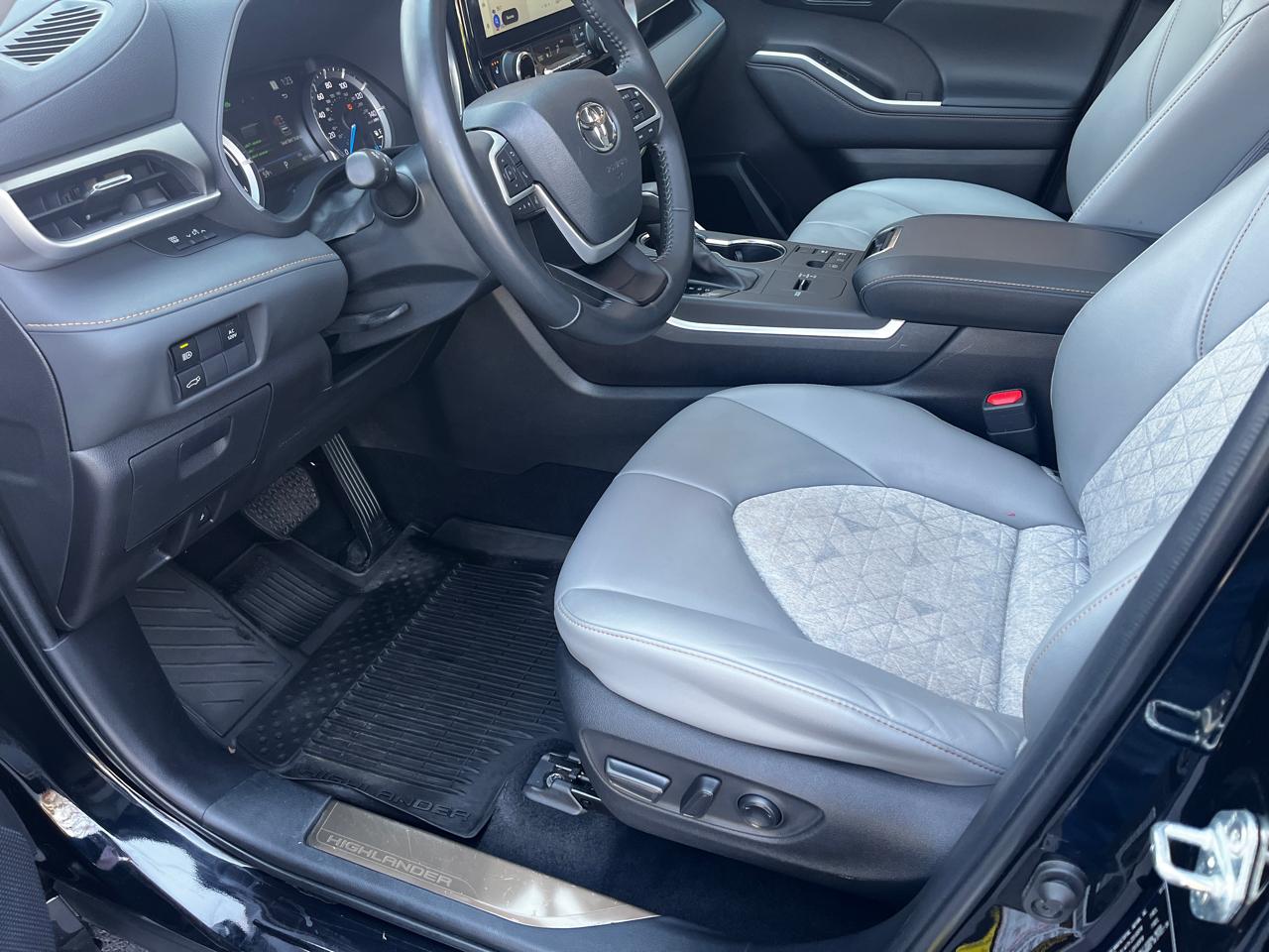 Toyota Highlander Hybrid Bronze Edition FWD (Natl) 2023