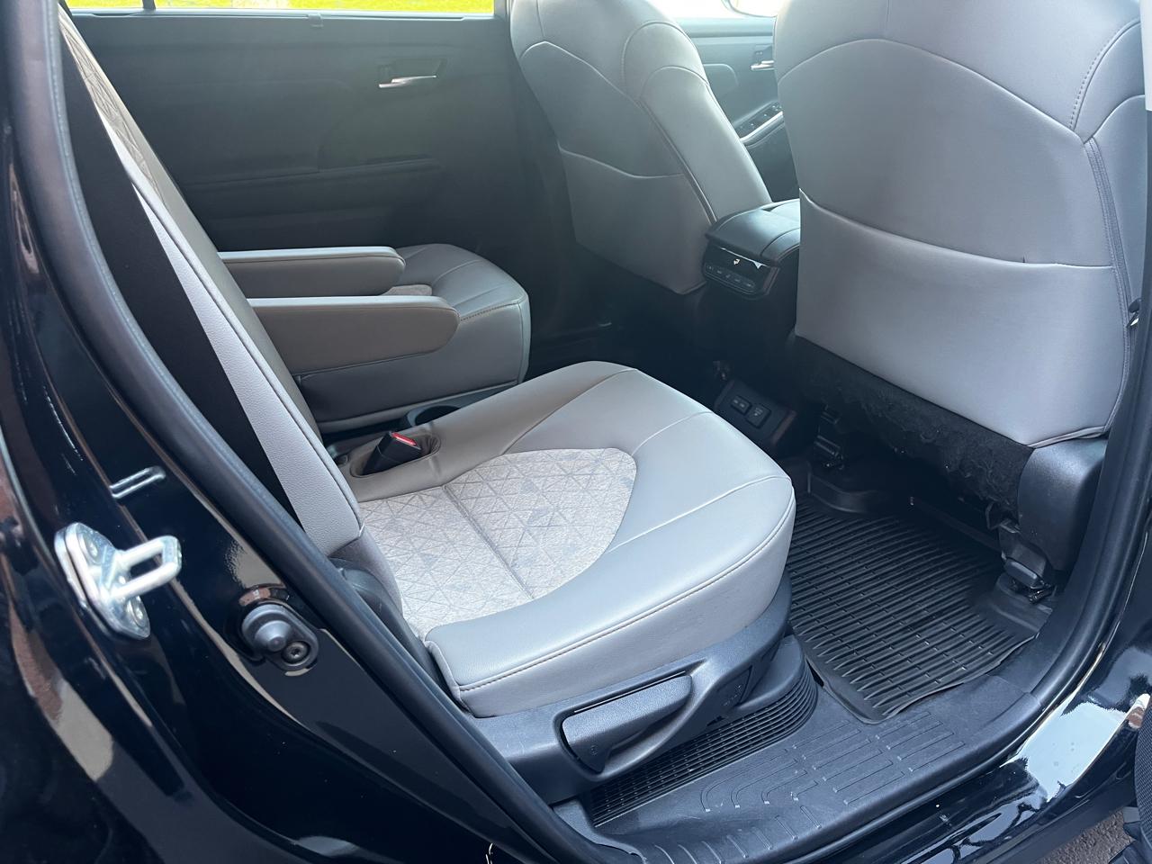 Toyota Highlander Hybrid Bronze Edition FWD (Natl) 2023