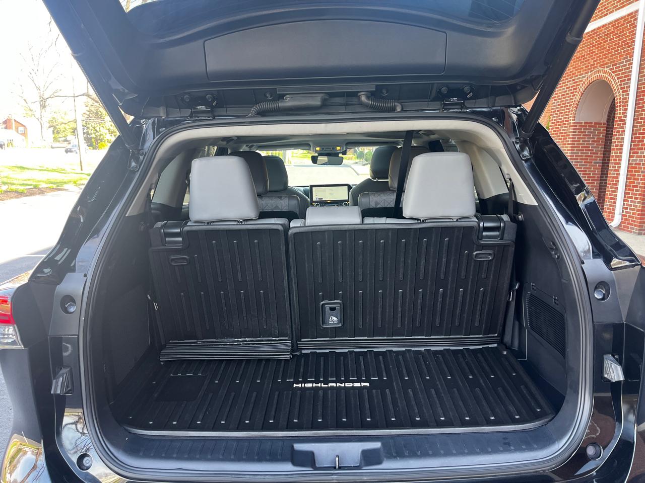 Toyota Highlander Hybrid Bronze Edition FWD (Natl) 2023