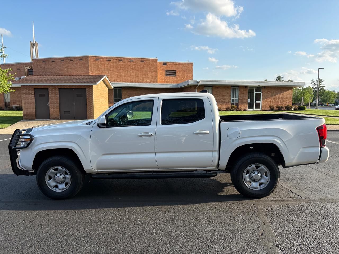 Toyota Tacoma 4WD SR Double Cab 5' Bed V6 AT (Natl) 2023