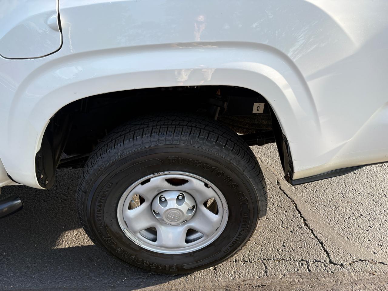 Toyota Tacoma 4WD SR Double Cab 5' Bed V6 AT (Natl) 2023