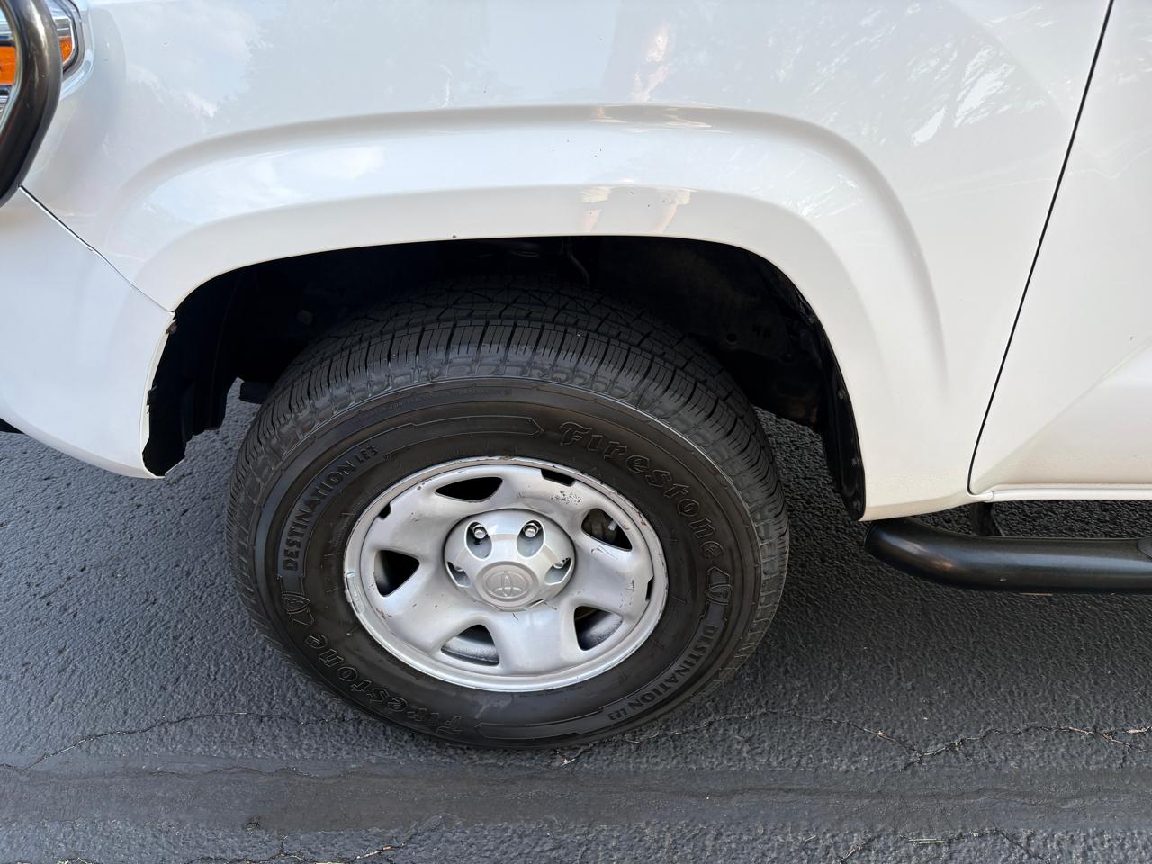 Toyota Tacoma 4WD SR Double Cab 5' Bed V6 AT (Natl) 2023