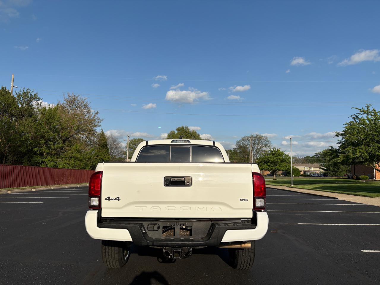 Toyota Tacoma 4WD SR Double Cab 5' Bed V6 AT (Natl) 2023