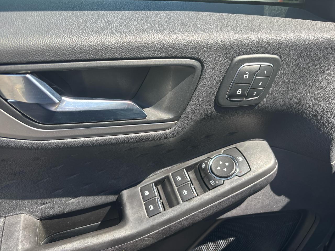 Ford Escape SEL FWD 2020