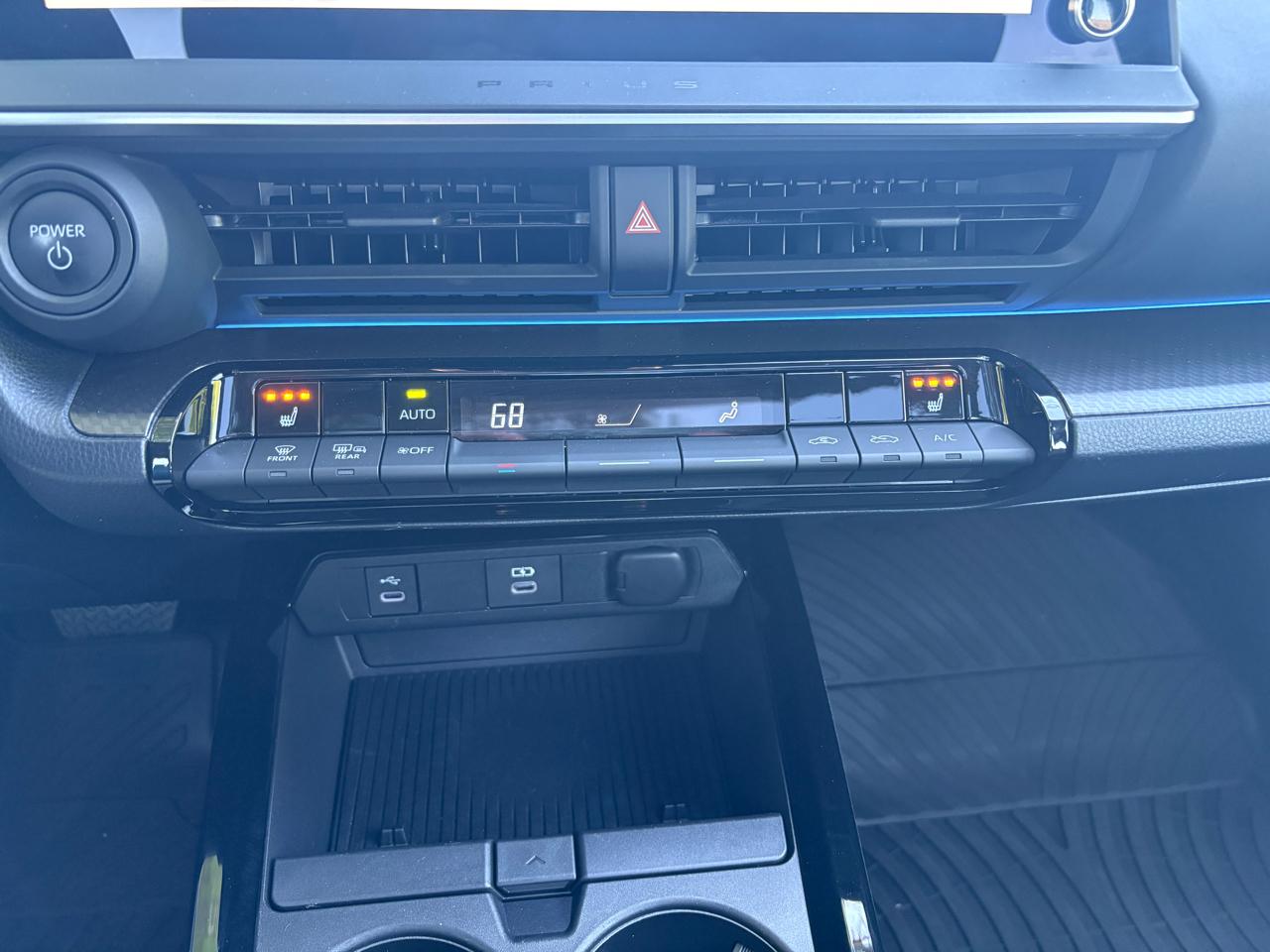 Toyota Prius Nightshade AWD (Natl) 2025