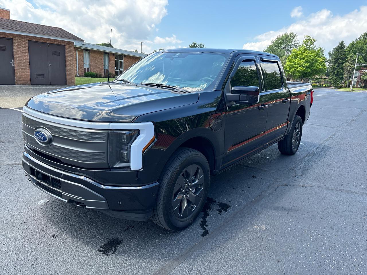 Ford F-150 Lightning LARIAT 4WD SuperCrew 5.5' Box 2023