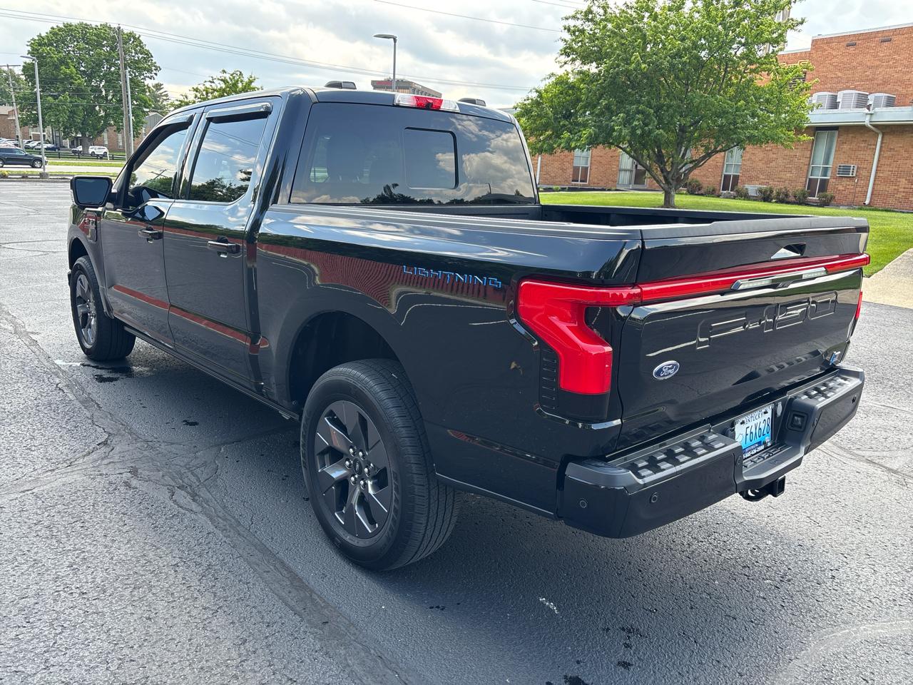 Ford F-150 Lightning LARIAT 4WD SuperCrew 5.5' Box 2023