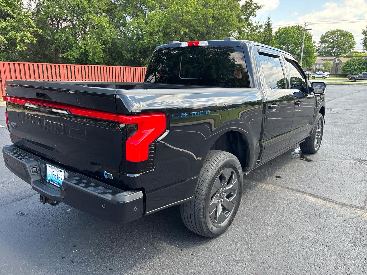 Ford F-150 Lightning LARIAT 4WD SuperCrew 5.5' Box 2023