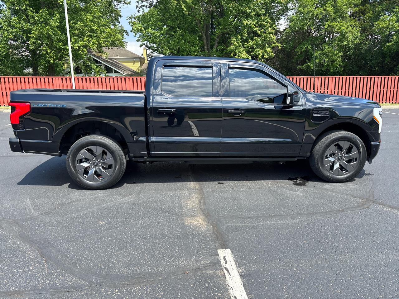 Ford F-150 Lightning LARIAT 4WD SuperCrew 5.5' Box 2023