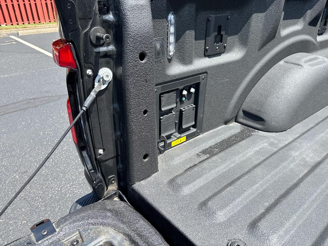 Ford F-150 Lightning LARIAT 4WD SuperCrew 5.5' Box 2023