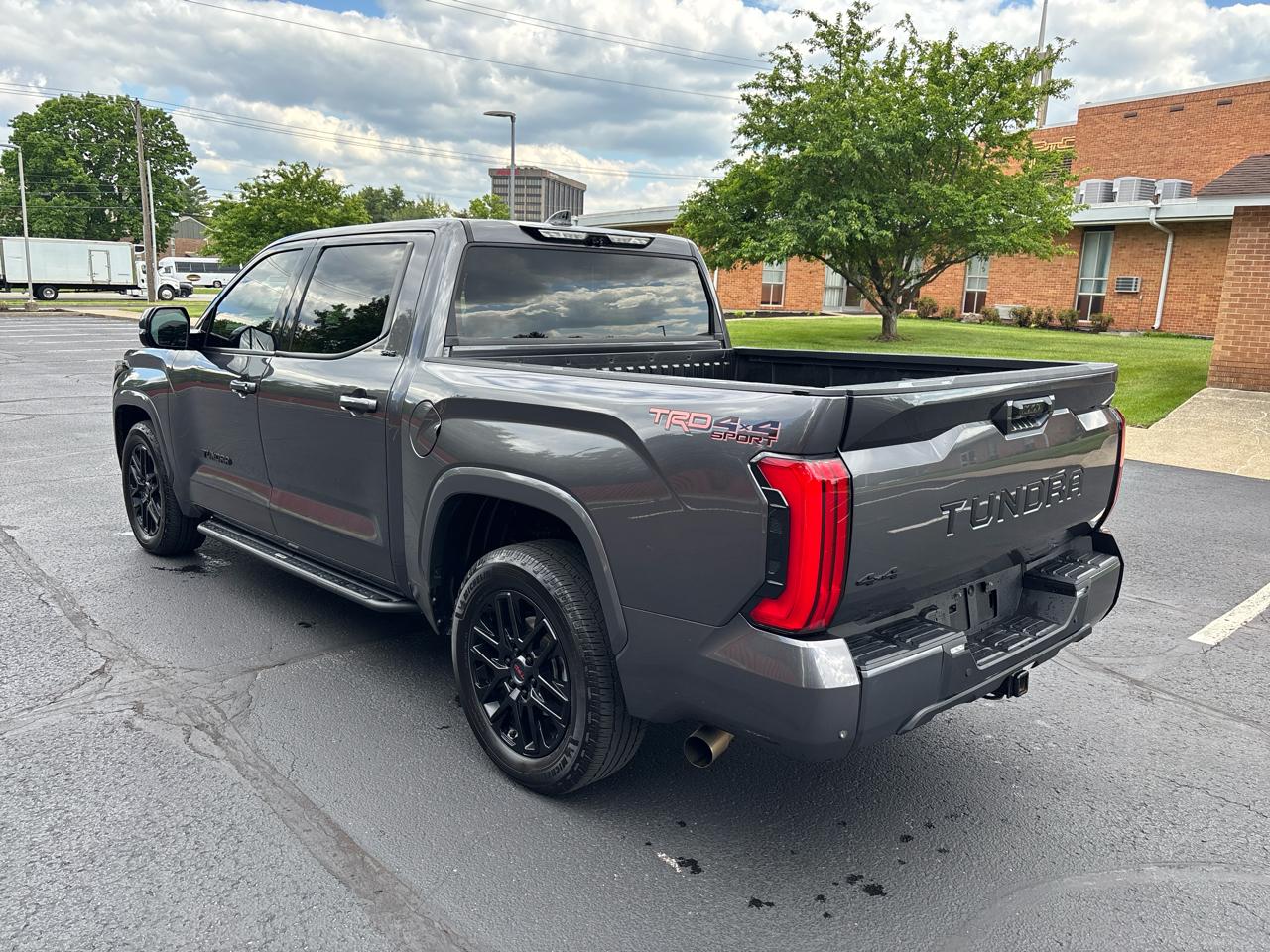 Toyota Tundra 4WD SR5 CrewMax 5.5' Bed (Natl) 2023