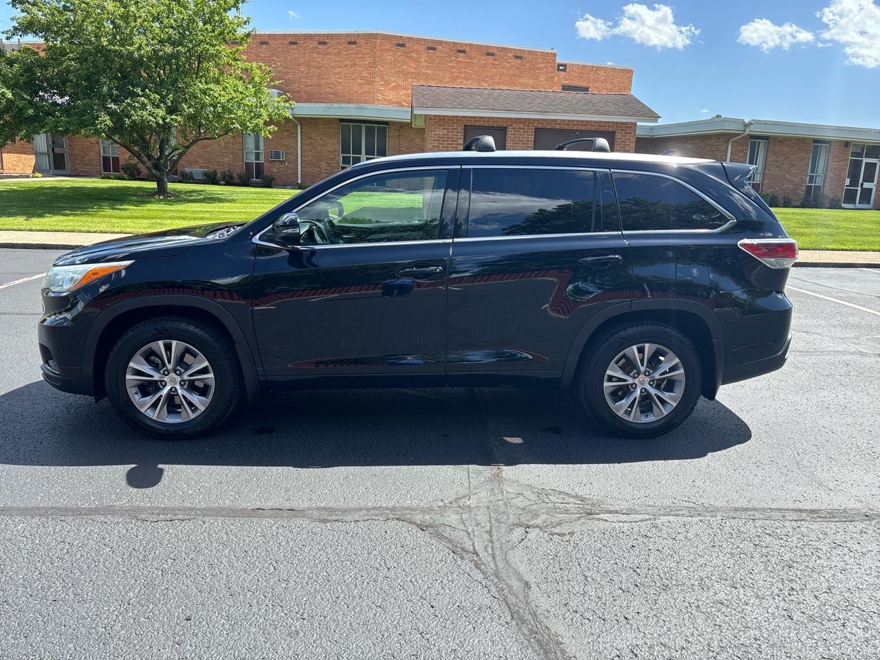 Toyota Highlander AWD 4dr V6 XLE (Natl) 2015