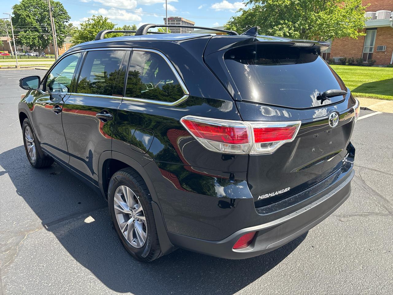 Toyota Highlander AWD 4dr V6 XLE (Natl) 2015