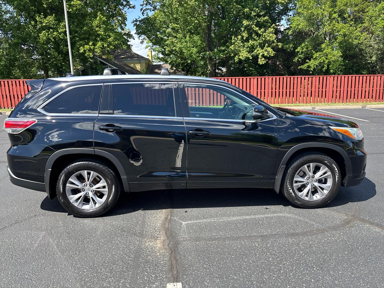 Toyota Highlander AWD 4dr V6 XLE (Natl) 2015