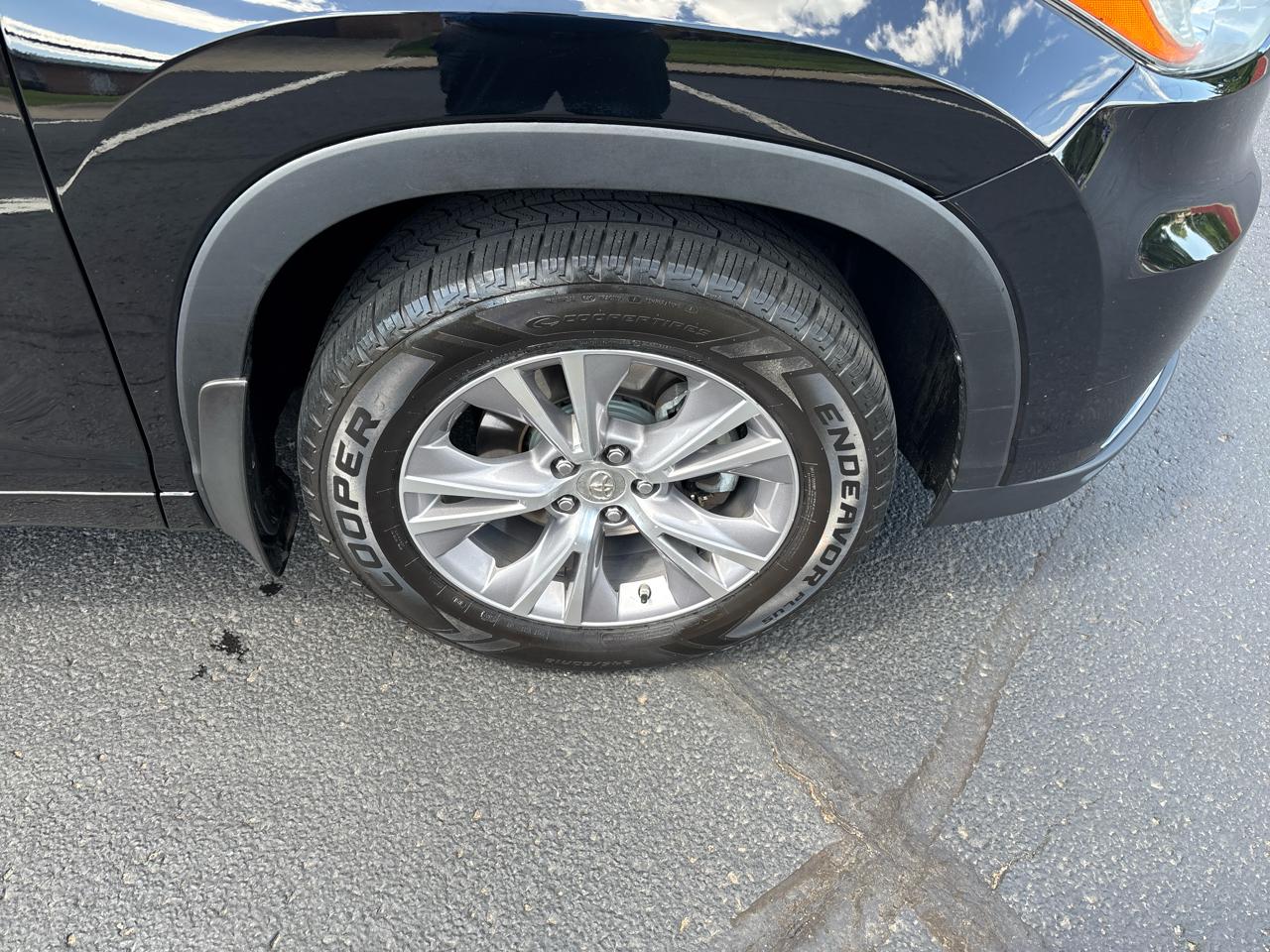 Toyota Highlander AWD 4dr V6 XLE (Natl) 2015