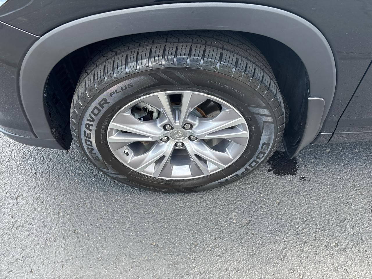 Toyota Highlander AWD 4dr V6 XLE (Natl) 2015