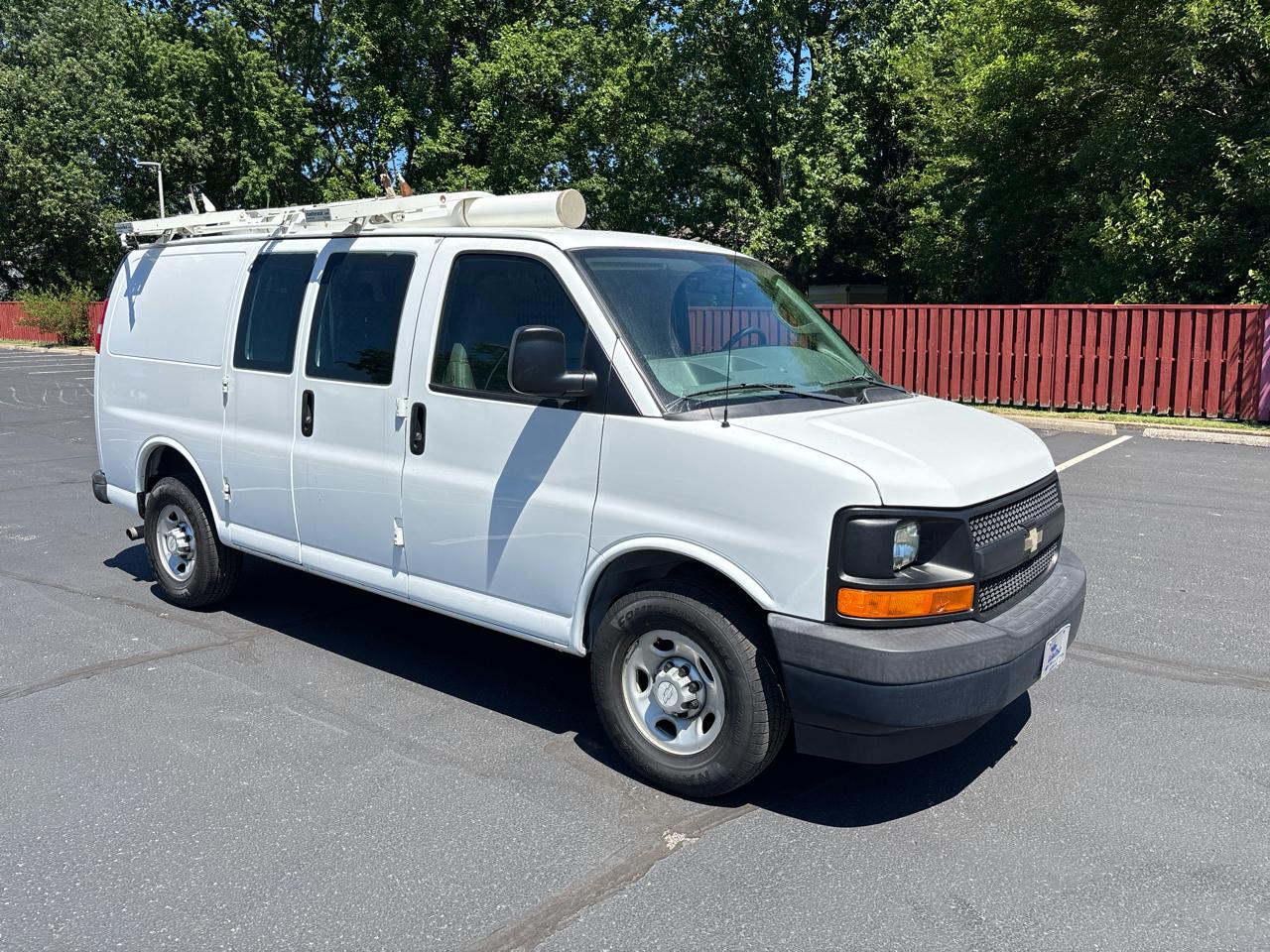 Chevrolet Express Cargo Van RWD 2500 135" 2017