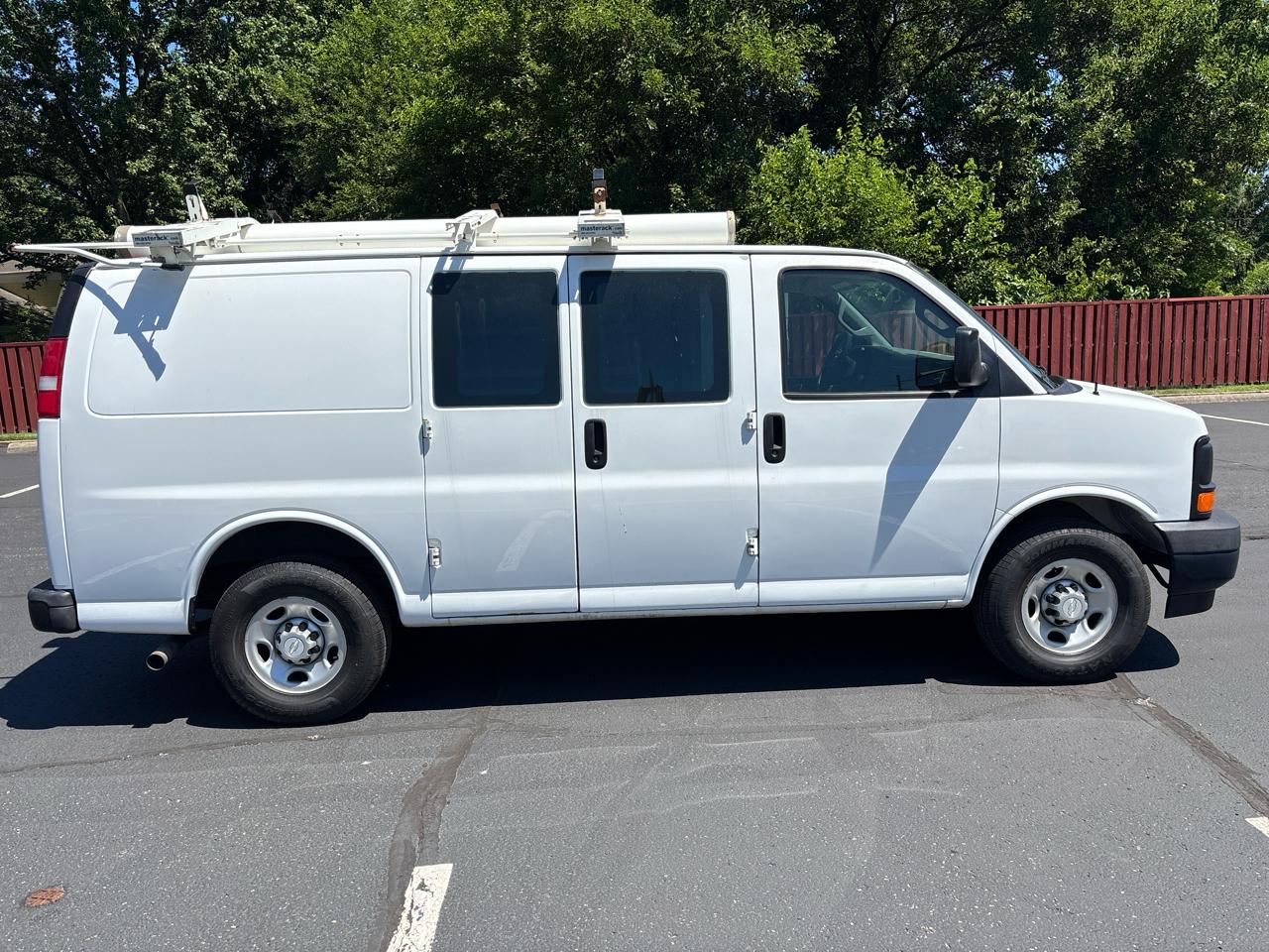 Chevrolet Express Cargo Van RWD 2500 135" 2017