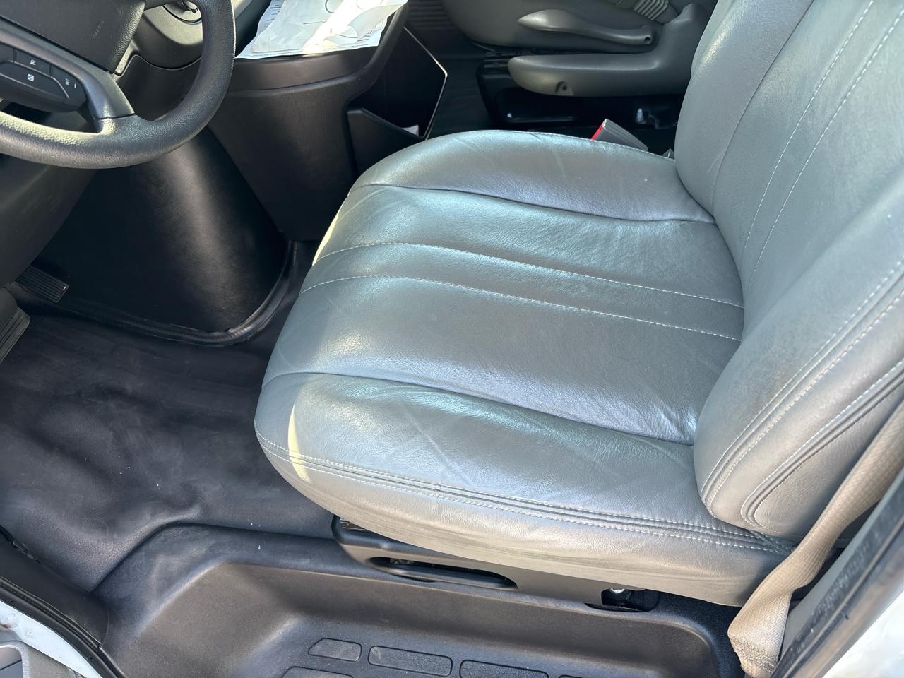 Chevrolet Express Cargo Van RWD 2500 135" 2017