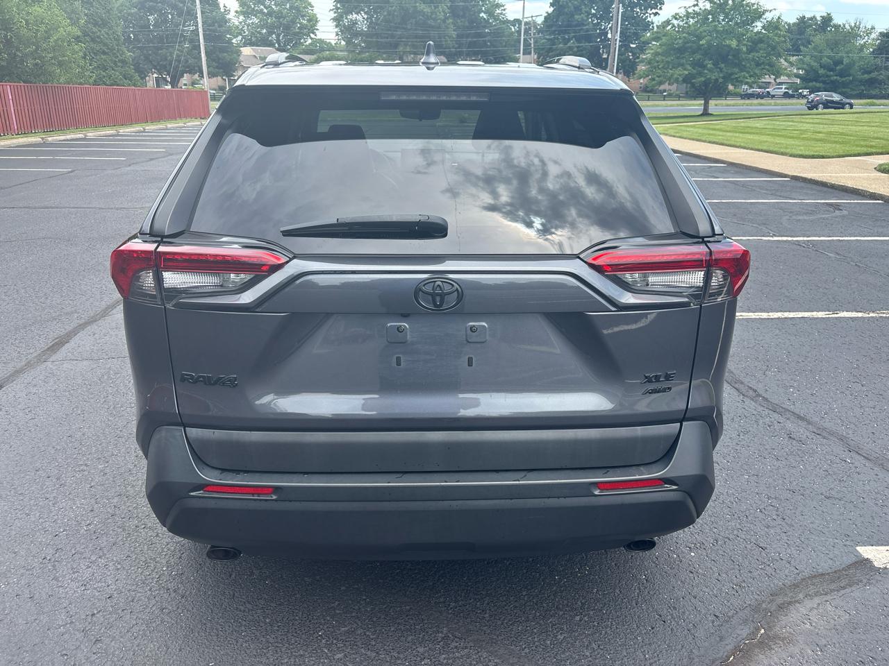 Toyota RAV4 XLE Premium AWD (Natl) 2021