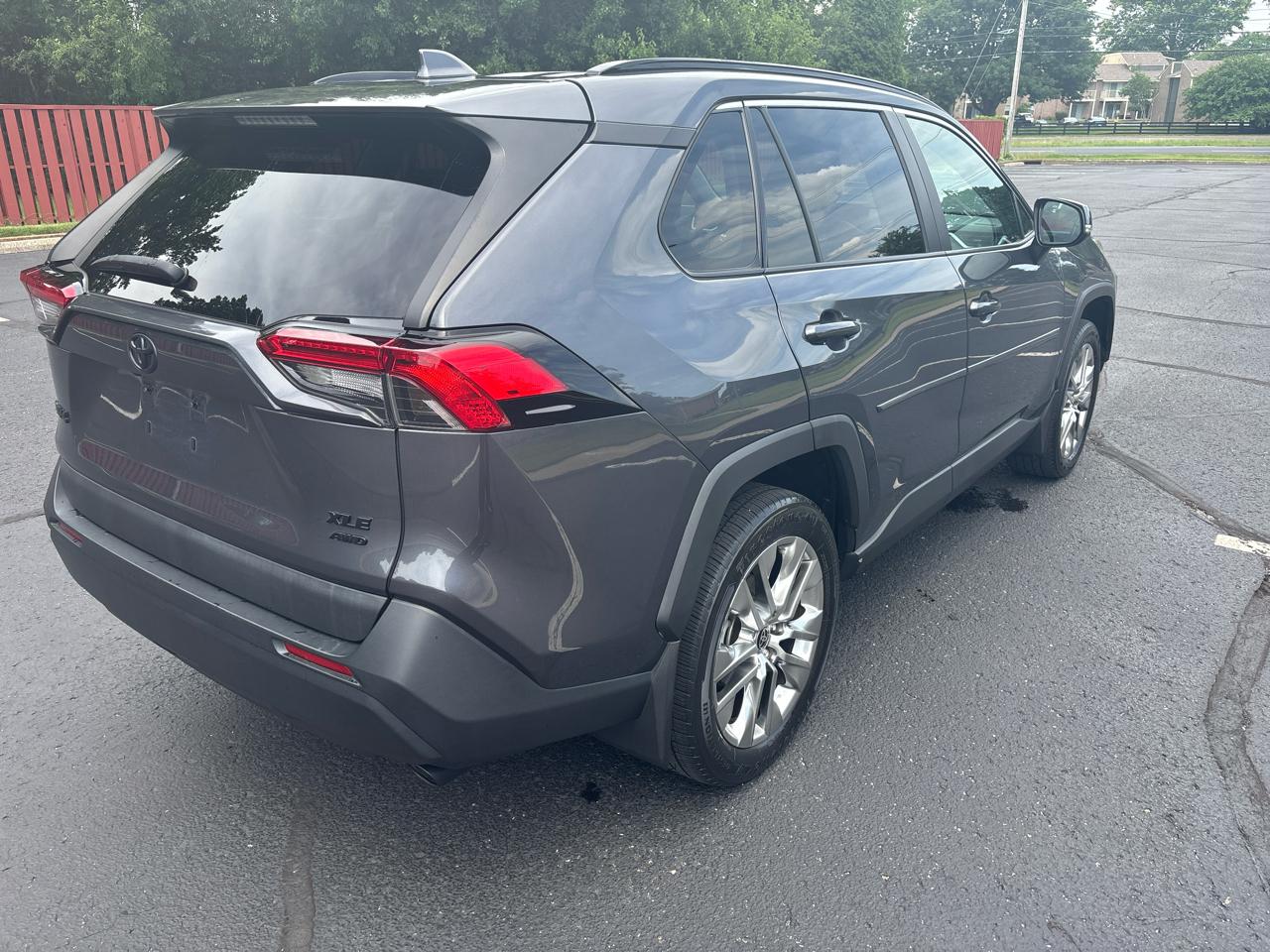 Toyota RAV4 XLE Premium AWD (Natl) 2021