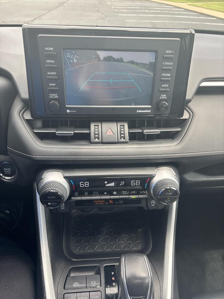 Toyota RAV4 XLE Premium AWD (Natl) 2021