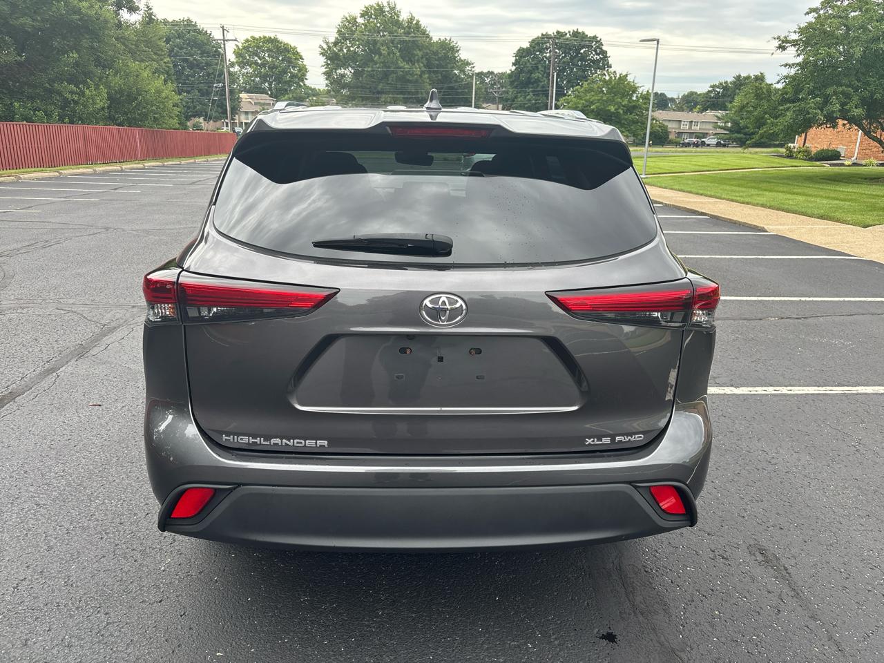 Toyota Highlander XLE AWD (Natl) 2021