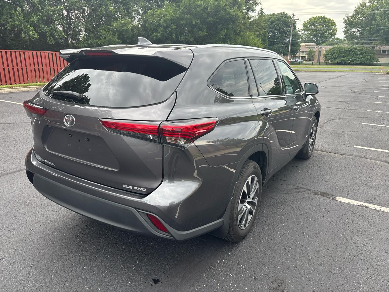 Toyota Highlander XLE AWD (Natl) 2021