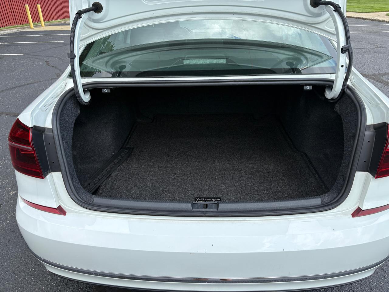 Volkswagen Passat 2.0T Wolfsburg Edition Auto 2019