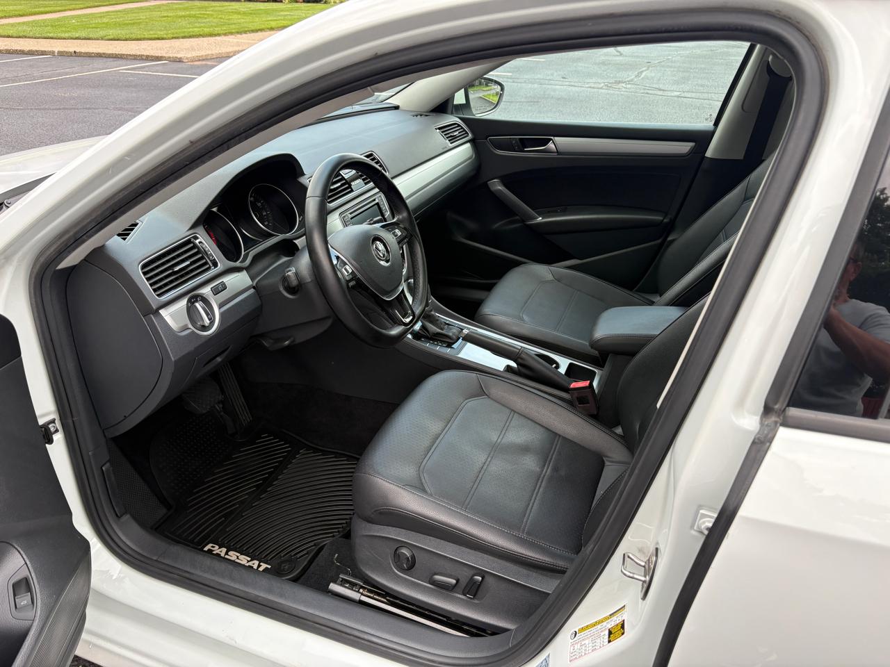 Volkswagen Passat 2.0T Wolfsburg Edition Auto 2019