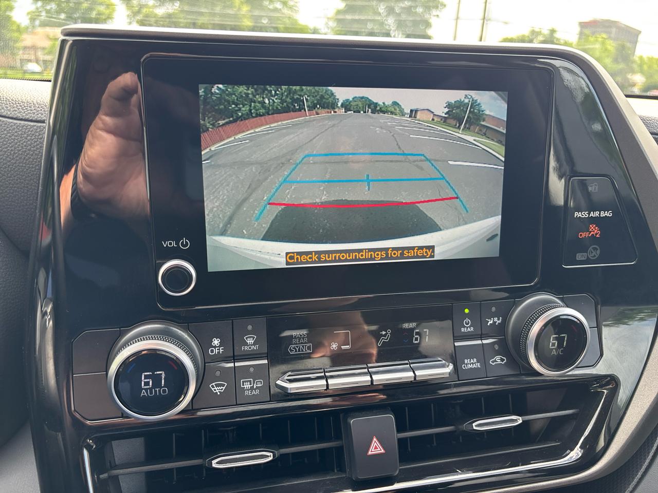 Toyota Highlander LE 4D SUV FWD 2023