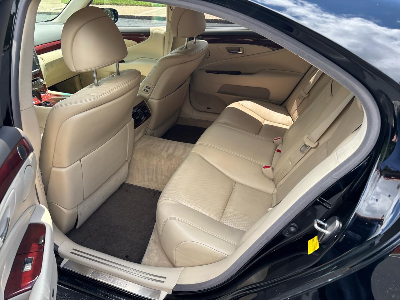 Lexus LS 460 4dr Sdn L RWD 2012