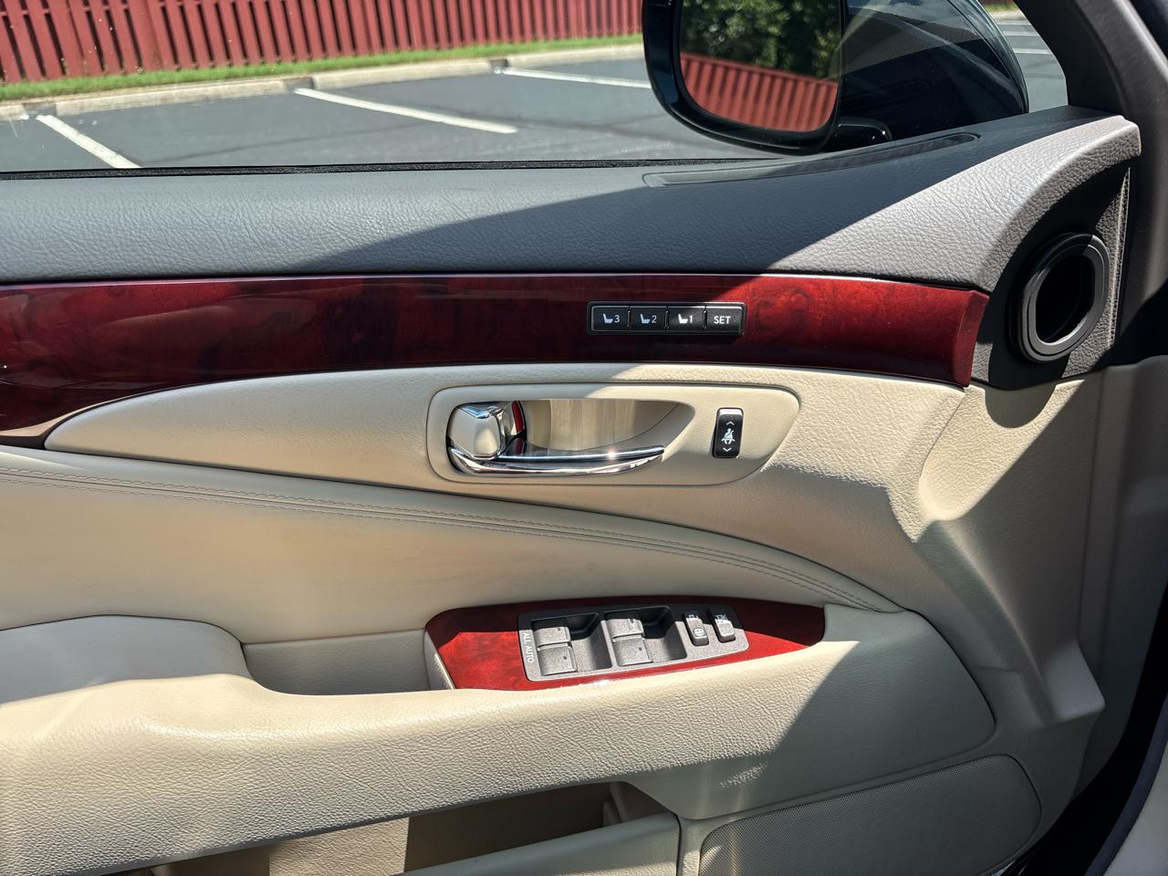 Lexus LS 460 4dr Sdn L RWD 2012