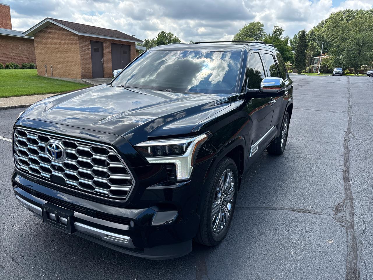 Toyota Sequoia Capstone 4WD (Natl) 2024