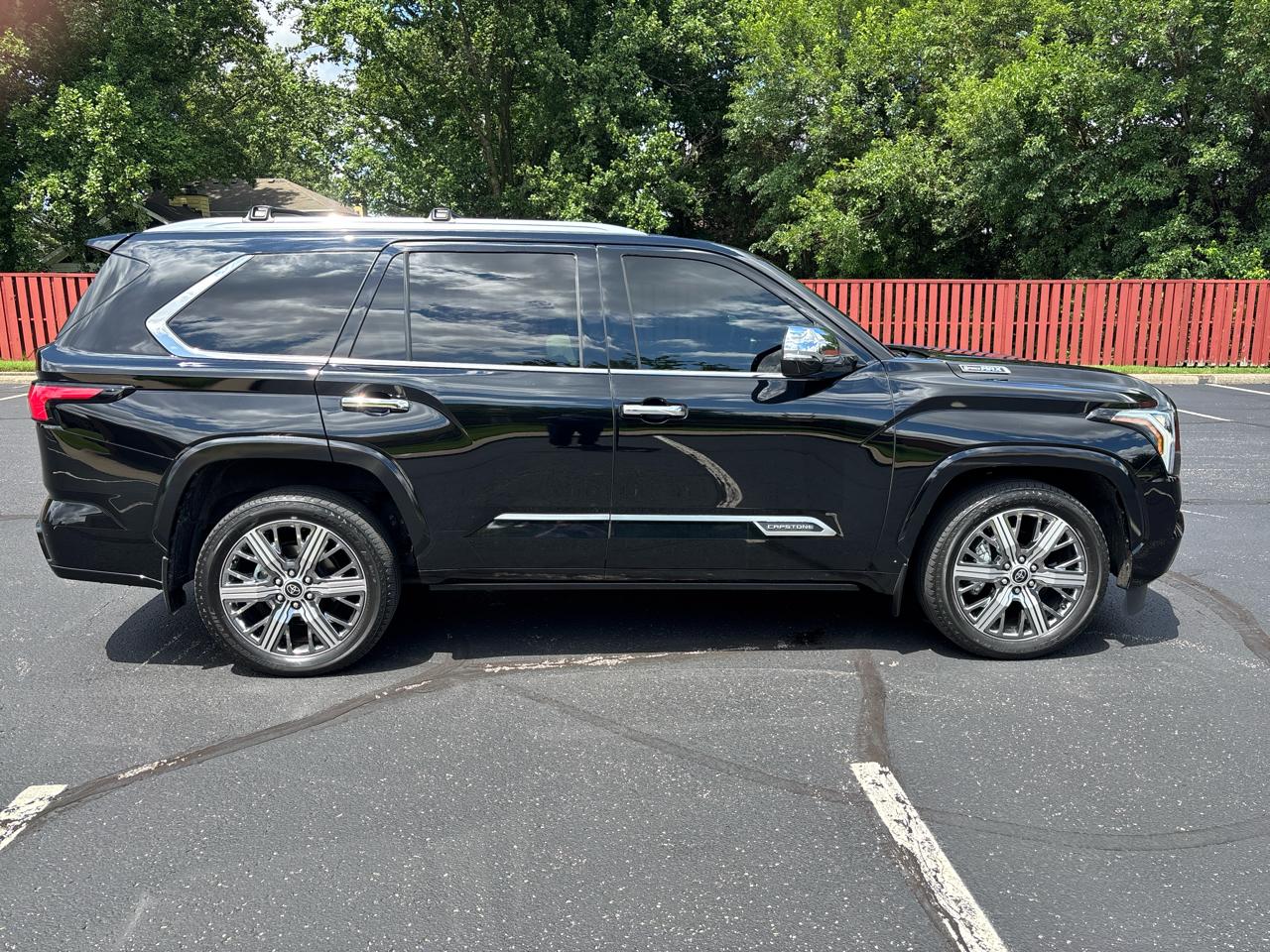 Toyota Sequoia Capstone 4WD (Natl) 2024