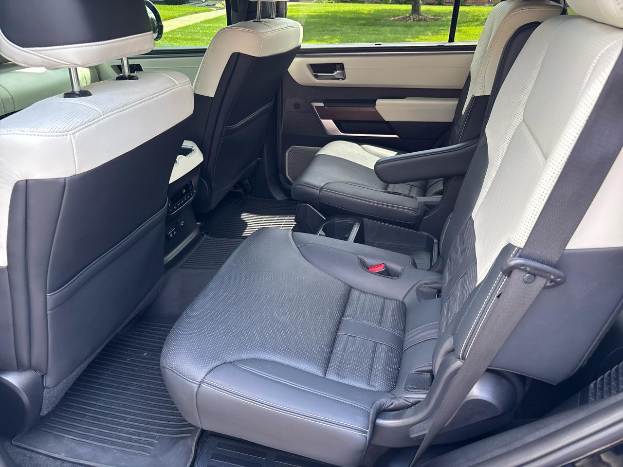 Toyota Sequoia Capstone 4WD (Natl) 2024