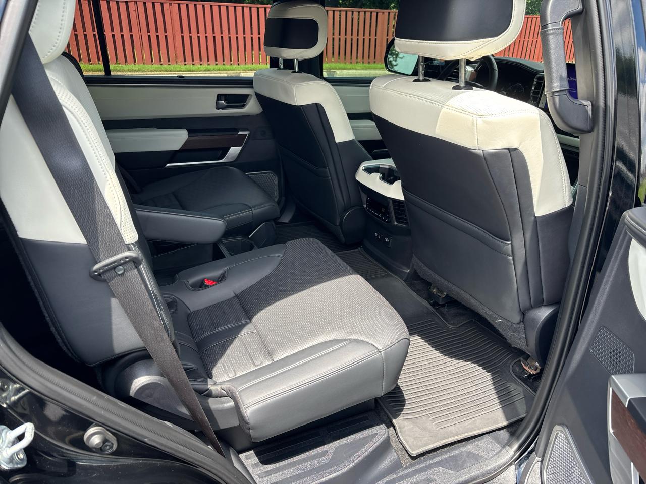 Toyota Sequoia Capstone 4WD (Natl) 2024