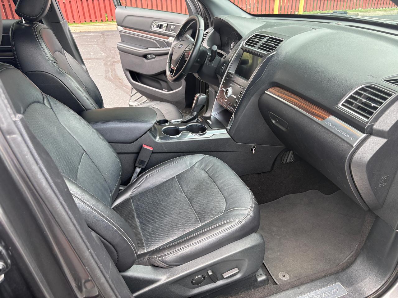 Ford Explorer Limited FWD 2019
