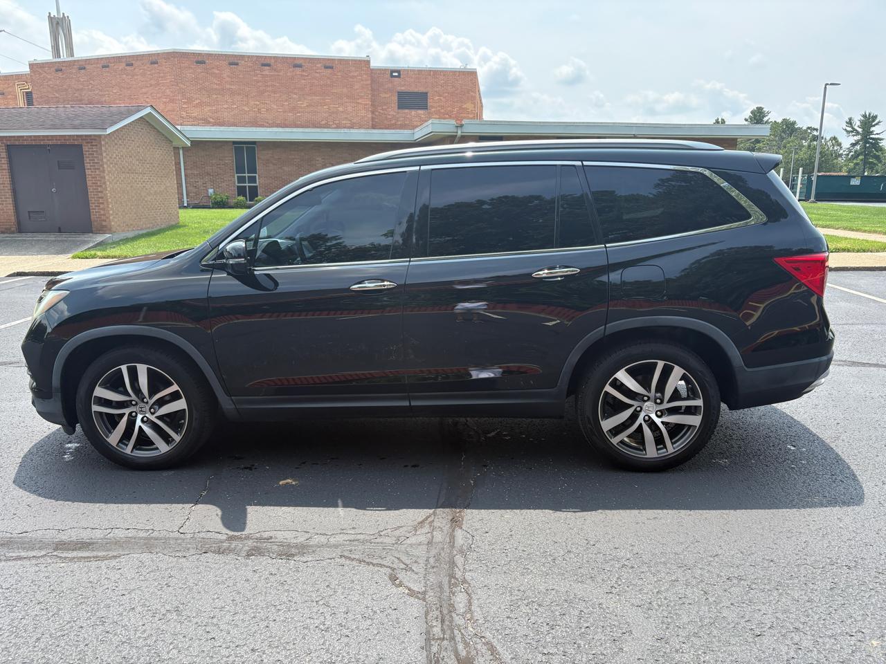 Honda Pilot Touring 2WD 2017