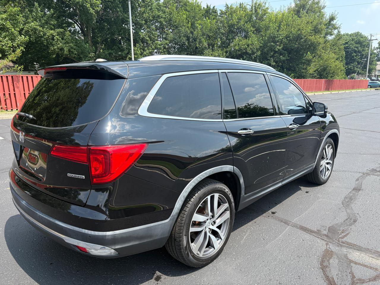 Honda Pilot Touring 2WD 2017