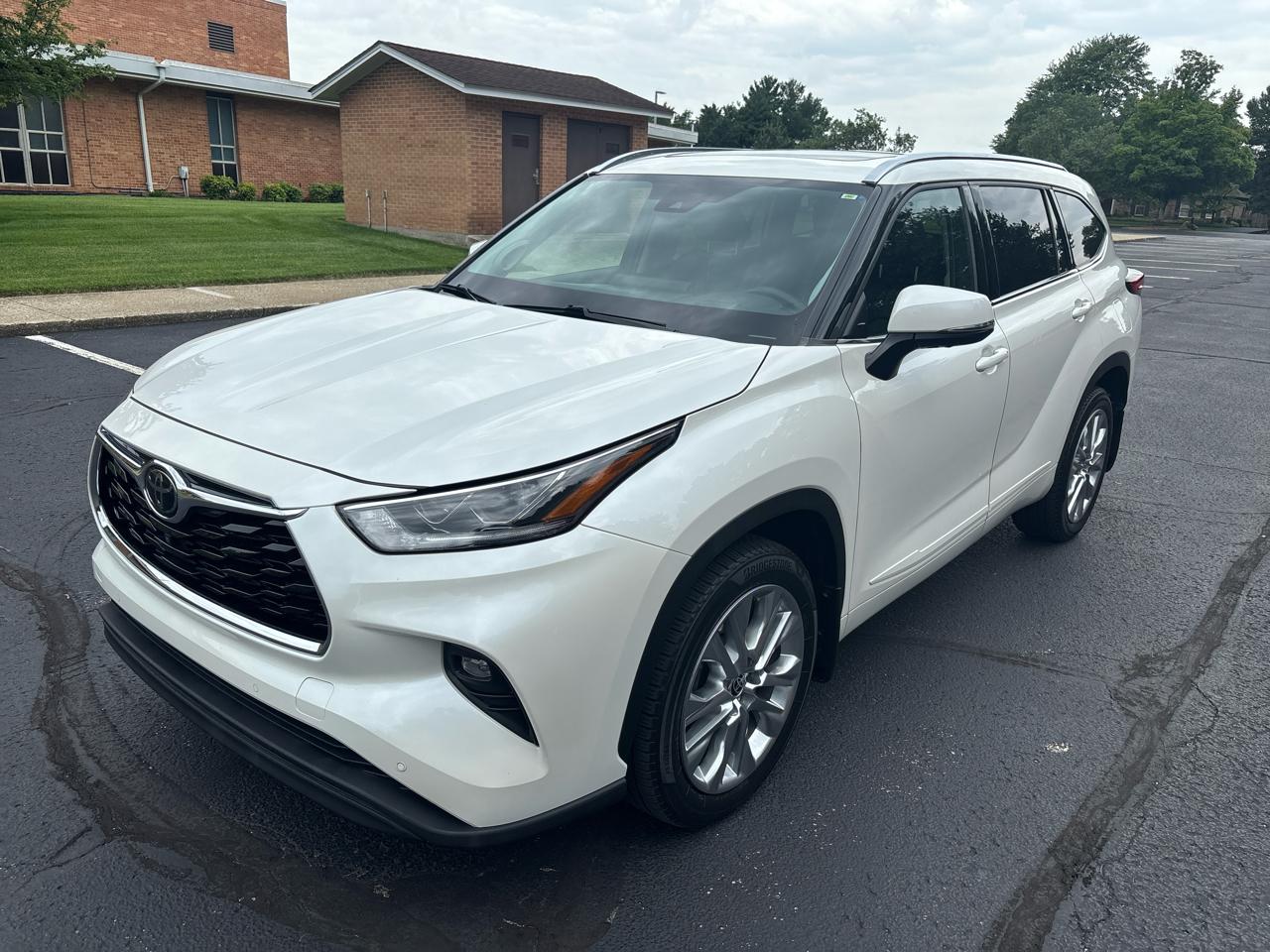 Toyota Highlander Limited AWD (Natl) 2021