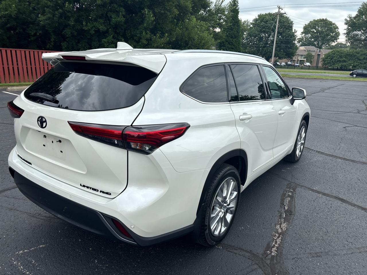 Toyota Highlander Limited AWD (Natl) 2021
