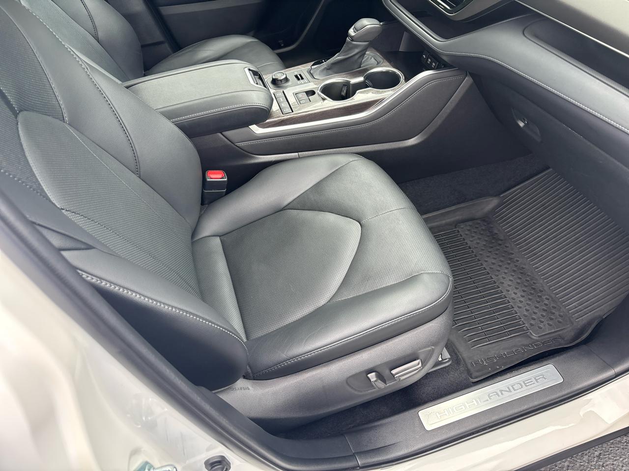 Toyota Highlander Limited AWD (Natl) 2021