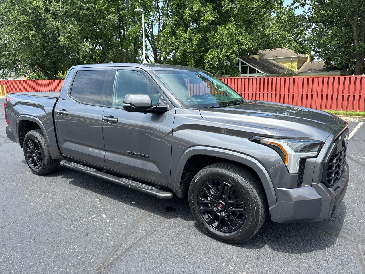 Toyota Tundra 4WD SR5 CrewMax 5.5' Bed (Natl) 2023