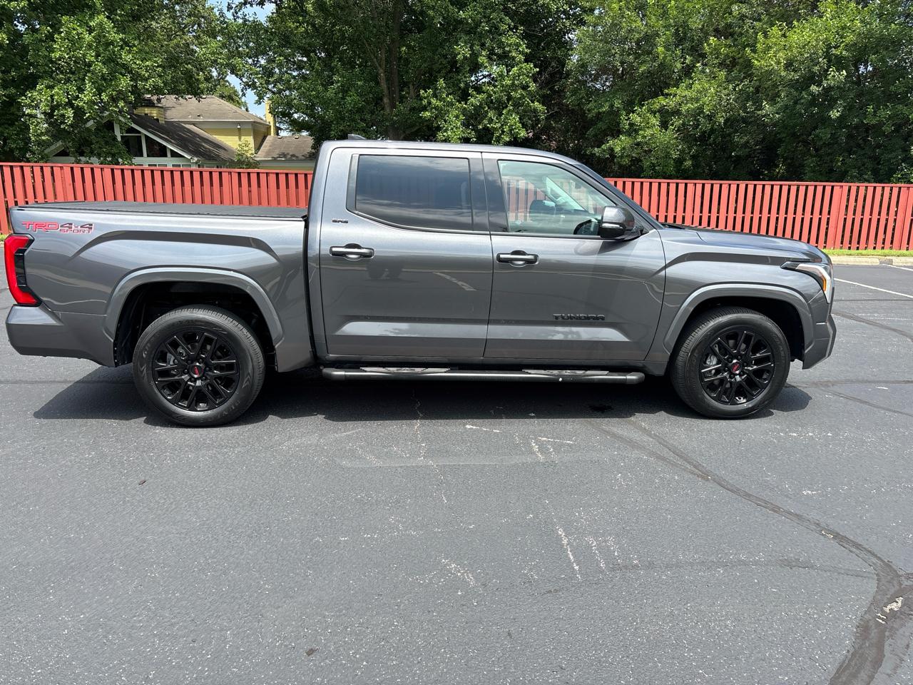 Toyota Tundra 4WD SR5 CrewMax 5.5' Bed (Natl) 2023