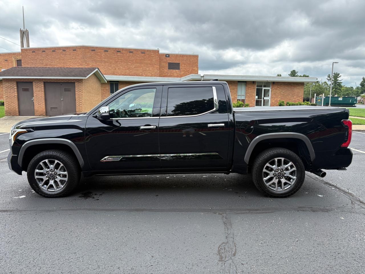 Toyota Tundra 4WD 1794 Edition CrewMax 5.5' Bed (Natl) 2023